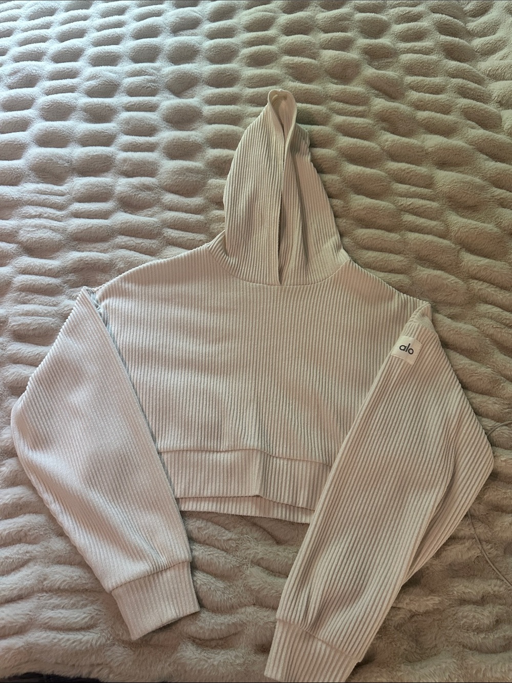 Alo Women’s Ribbed Cropped Hoodie Sweater in Ivory MUSE small NWOT